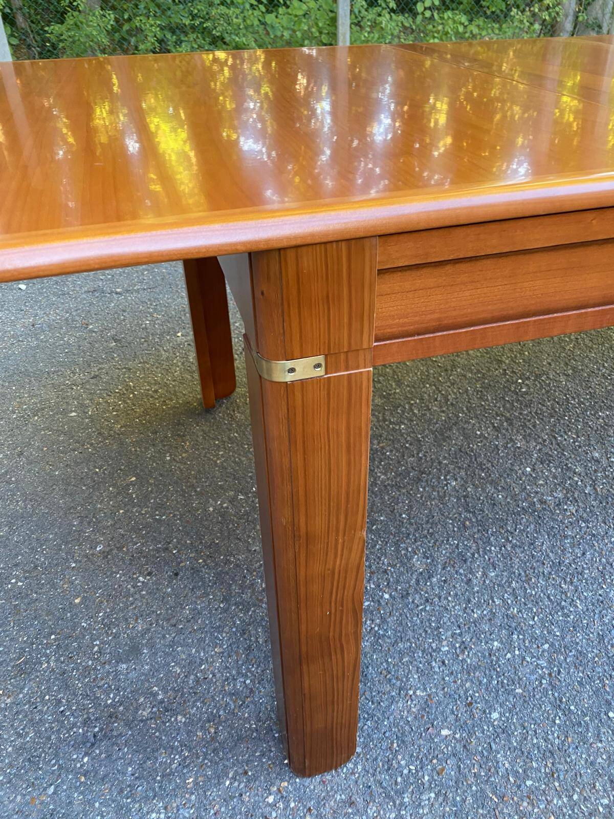 Scandinavian extendable dining table in honey-stained wood for 12 people 1990
