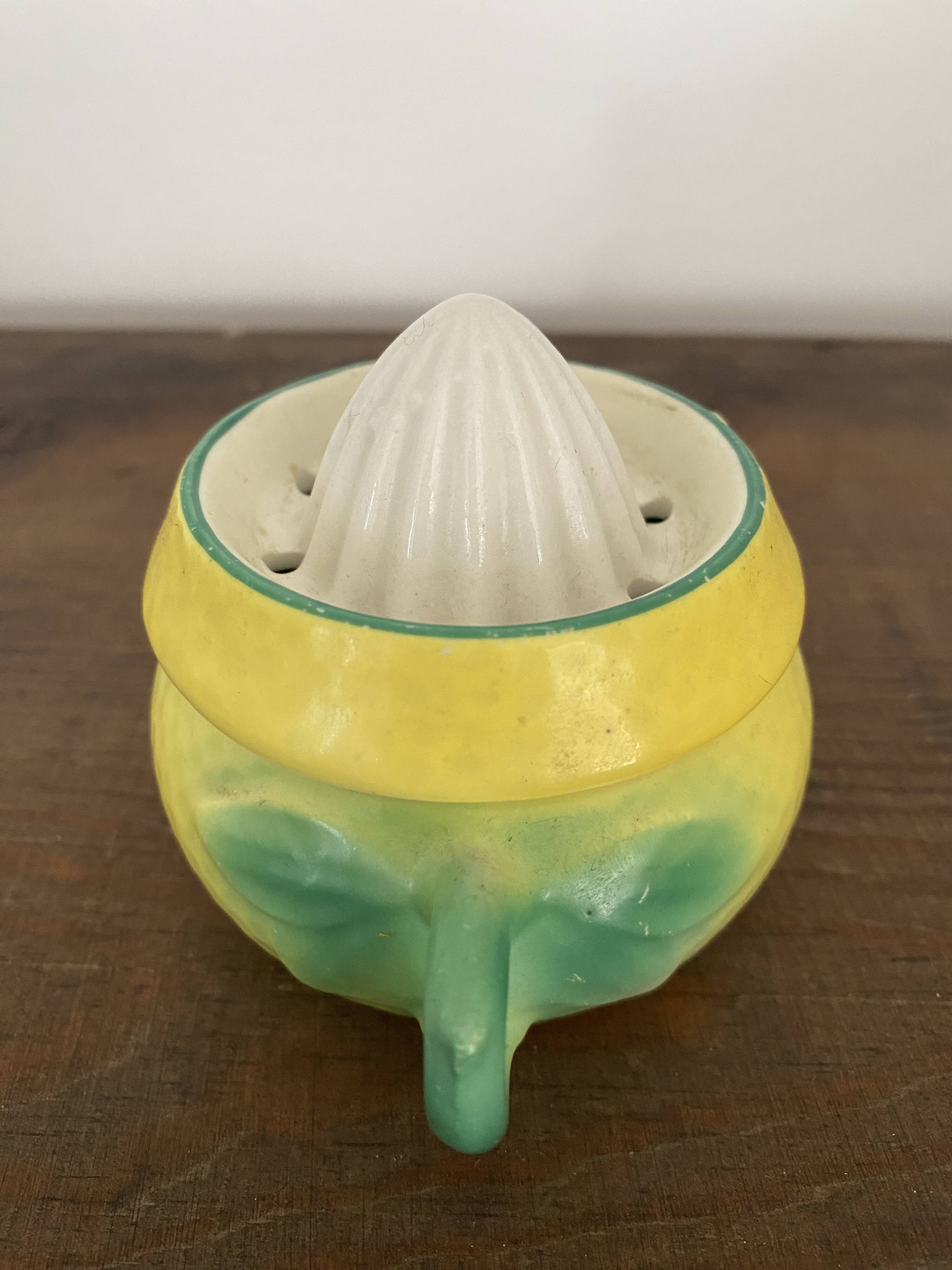 Citrus press, lemon squeezer lemon shape vintage 20s