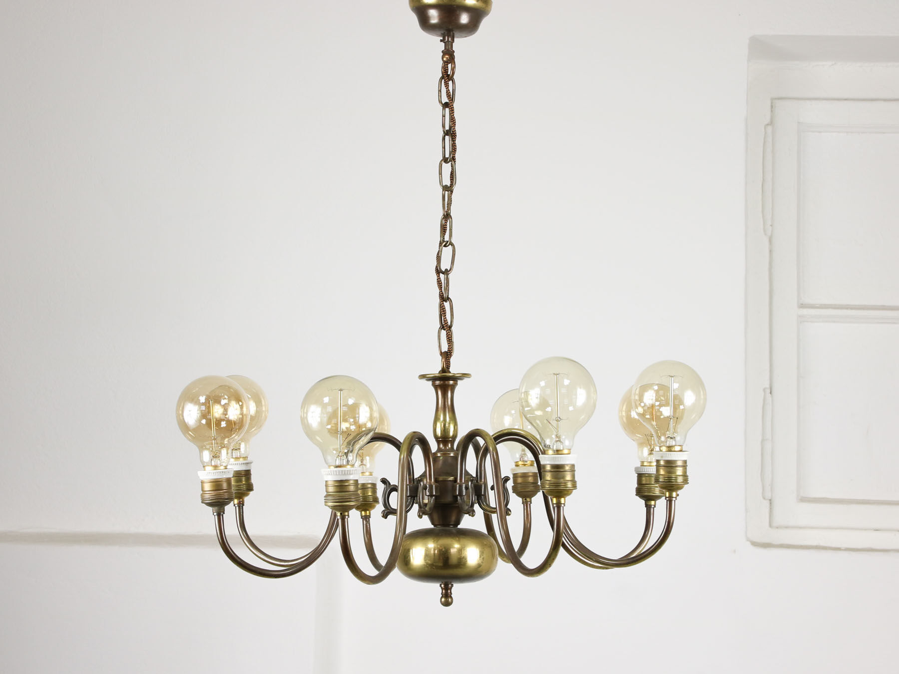 Viennese minimal brass 8-arm chandelier