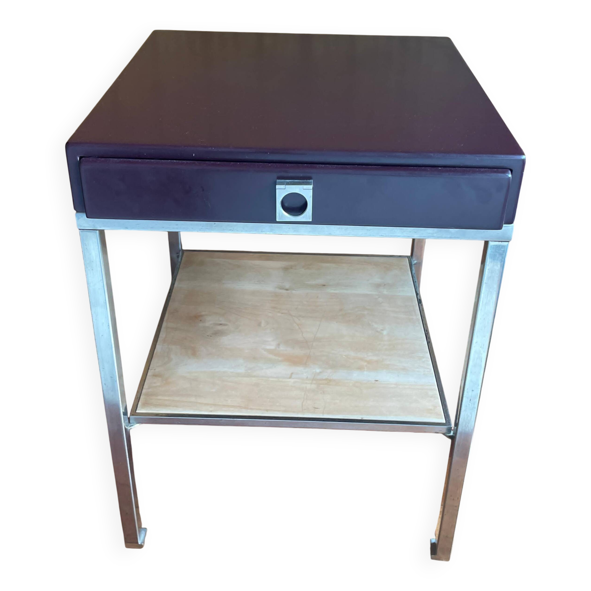 Modernist side table in chromed metal and wine-colored lacquer – Guy Lefevre