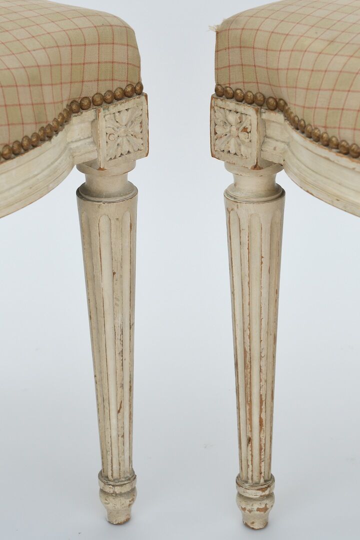 Set of 4 white chairs Louis XVI style