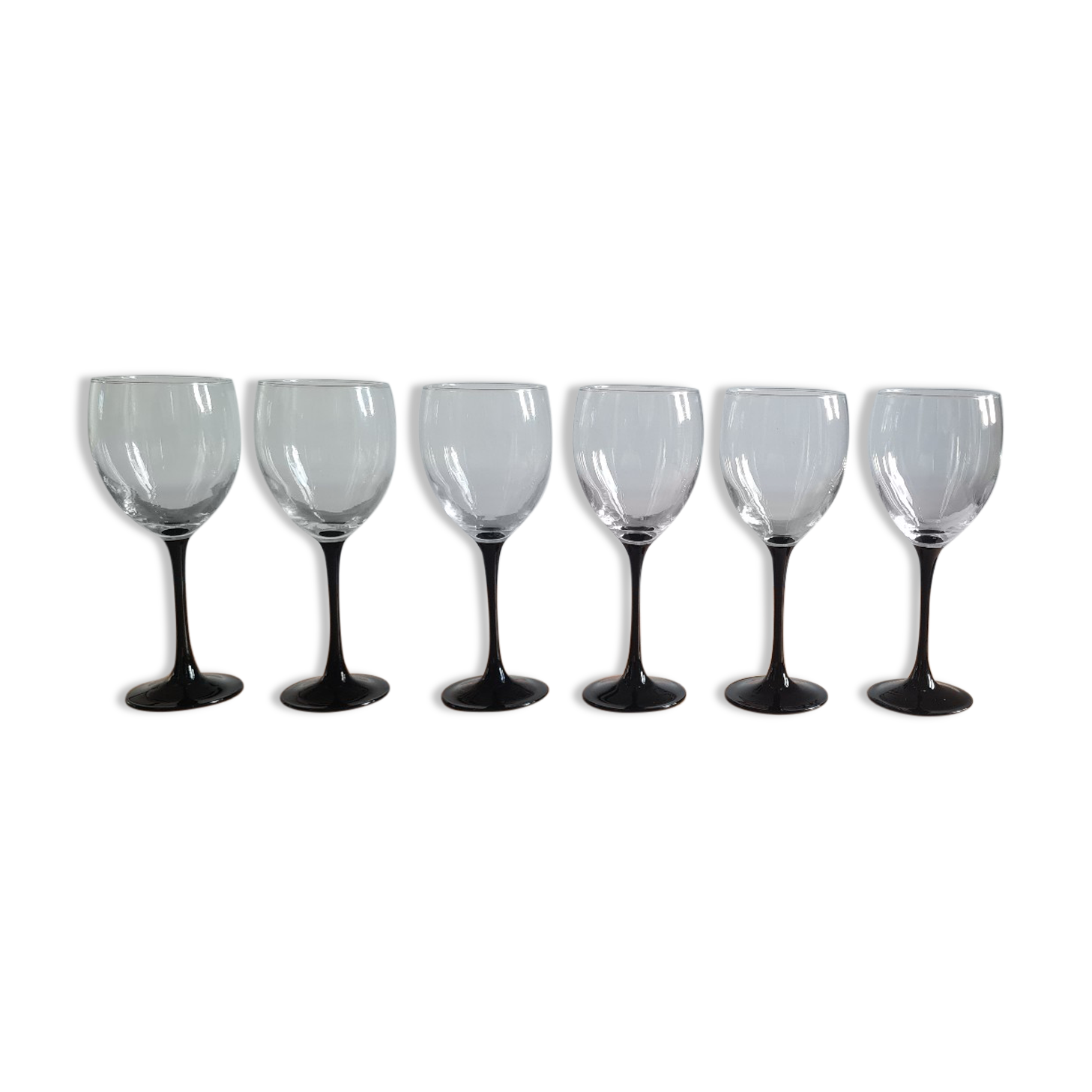 Set of 6 Luminarc wine glasses