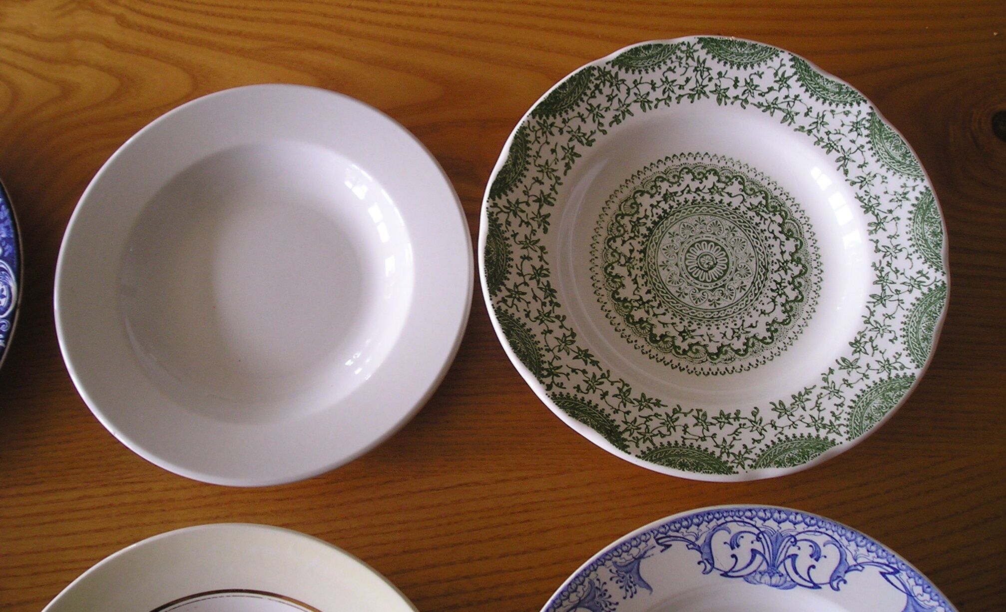 Set of 12 different hollow plates