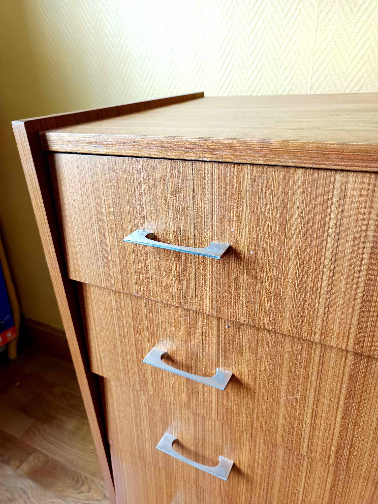 Commode vintage pieds compas 1960