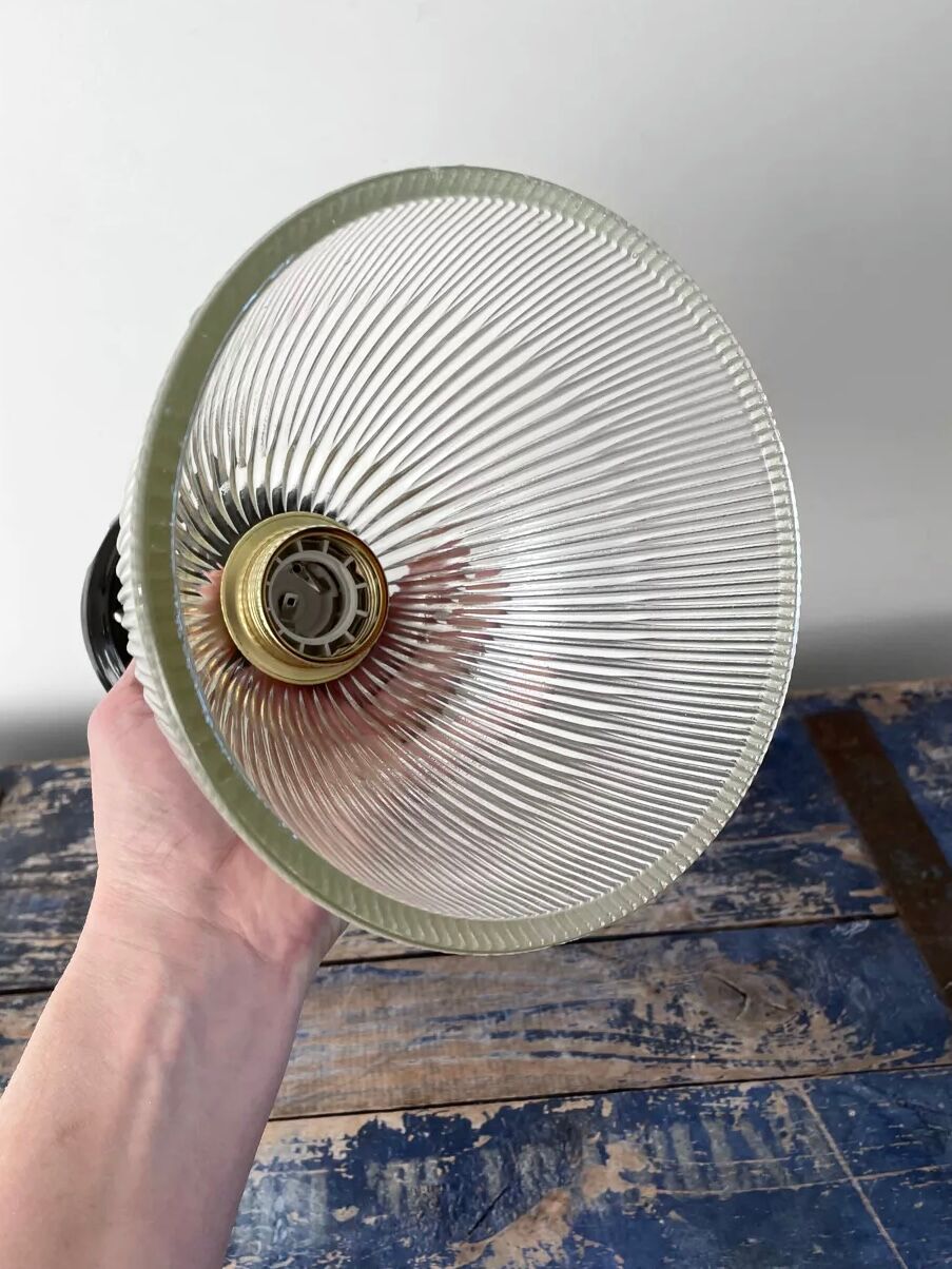 Plafonnier en verre holophane