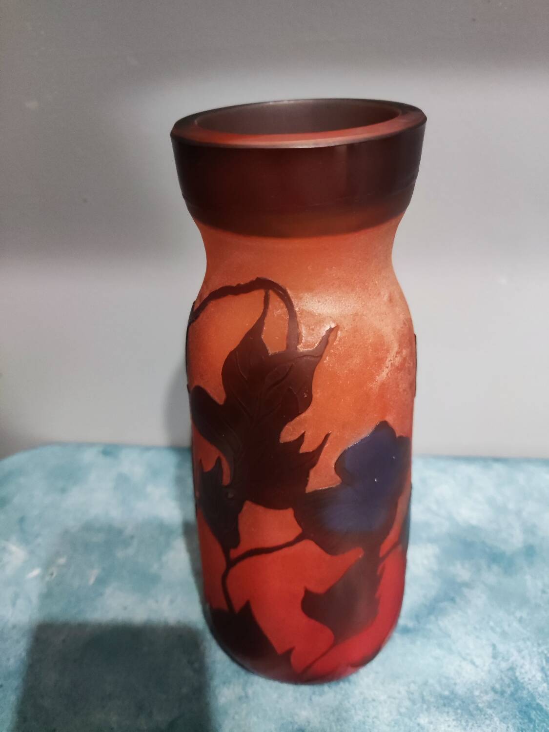 Acid-etched glass paste vase