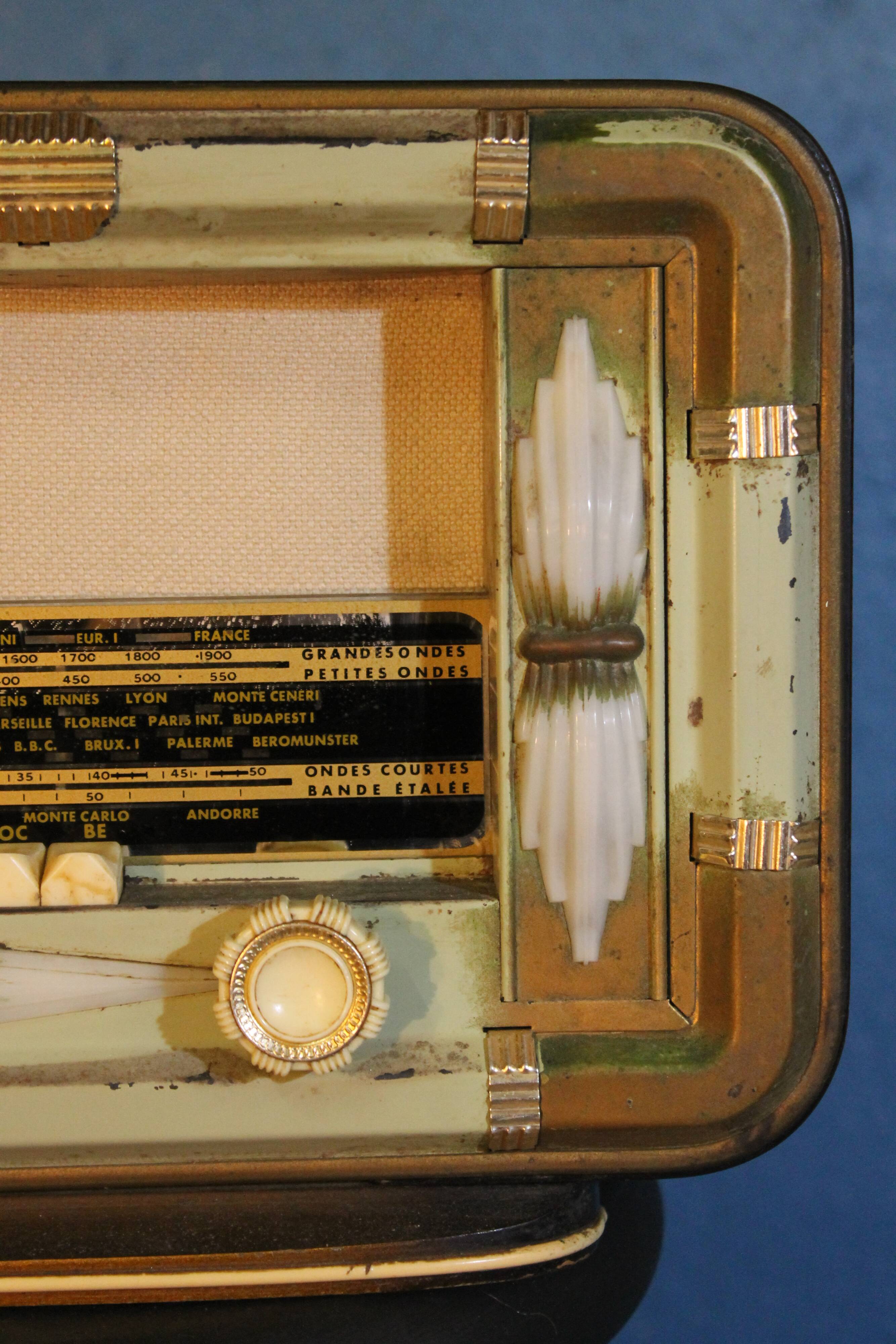 Bluetooth radio station "Flames" 1950s