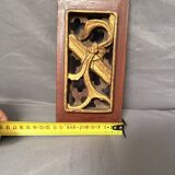 Ancien panneau en bois sculpté décor laqué doré fleurs et feuille de grenade, Chine