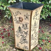 Grand cache-pot tôle - Décor aux Chinois- Pattes de lion - Très bon état
