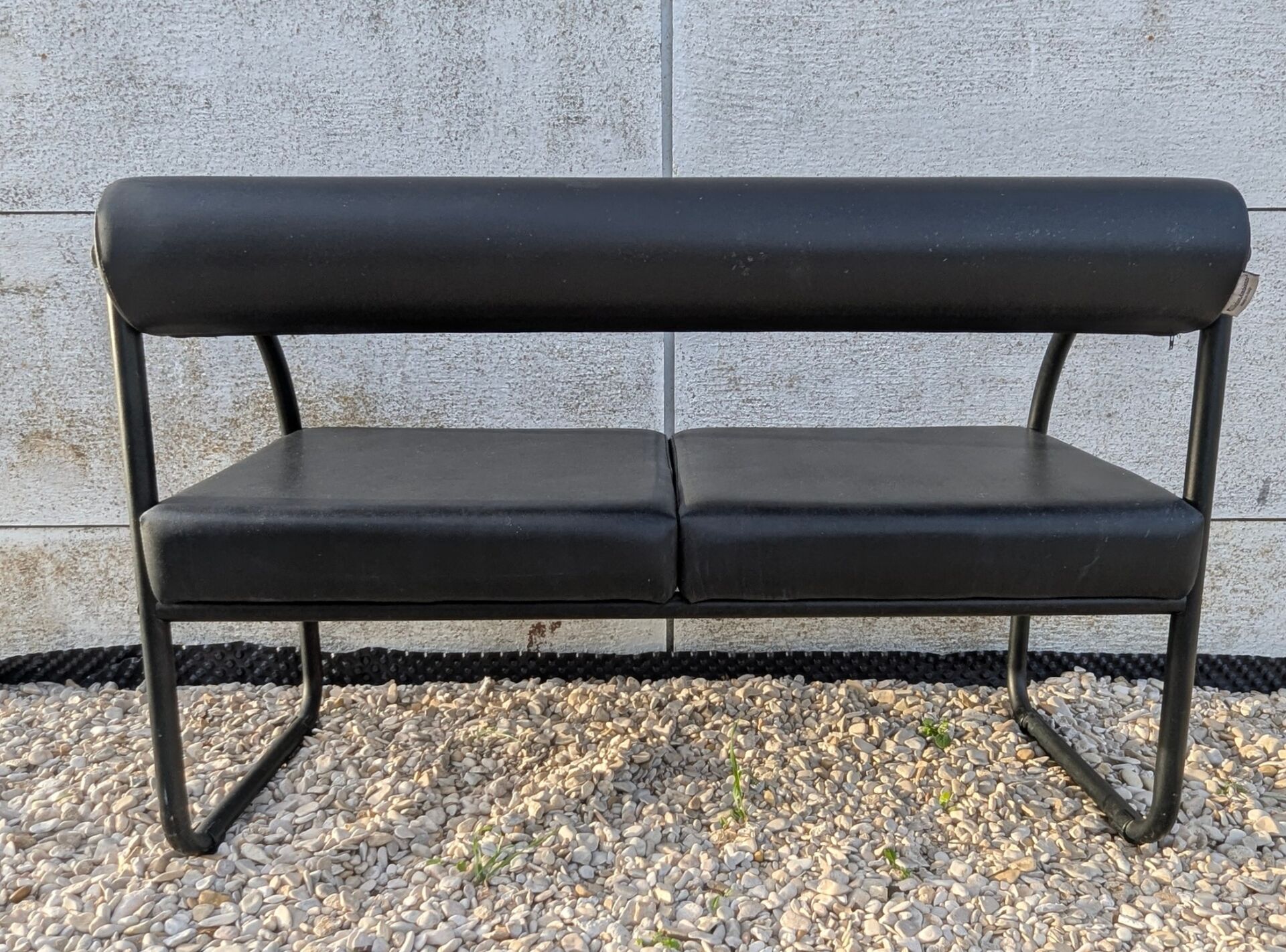 Vintage 2-seater sofa, 1980s salon design.