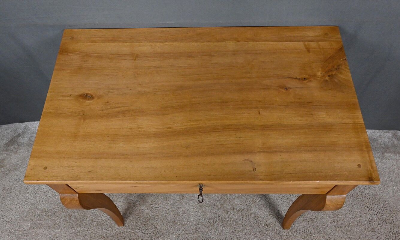 Small walnut console table, Restoration period – early 19th century.
