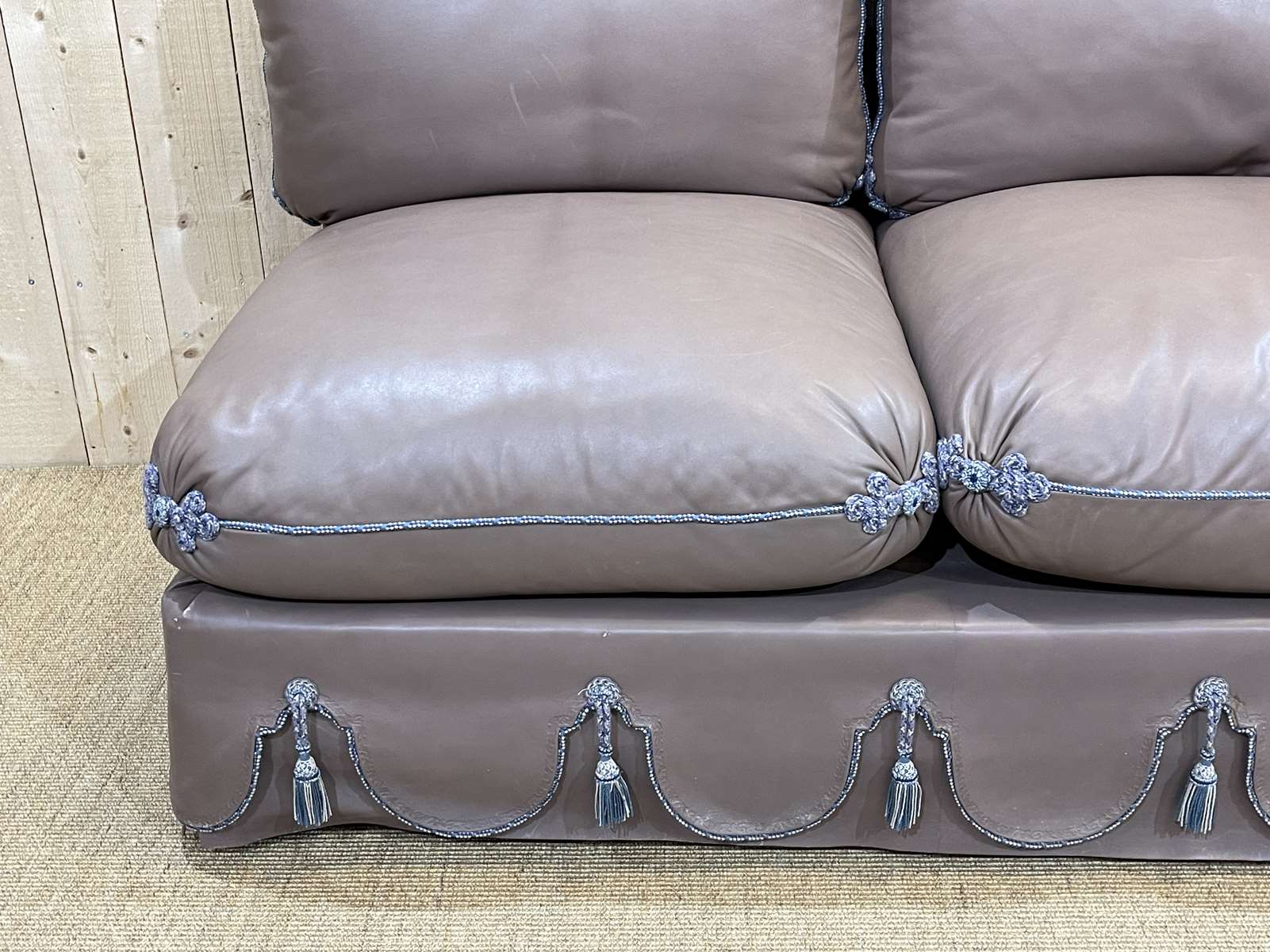 3-seater leather sofa made in the 70s
