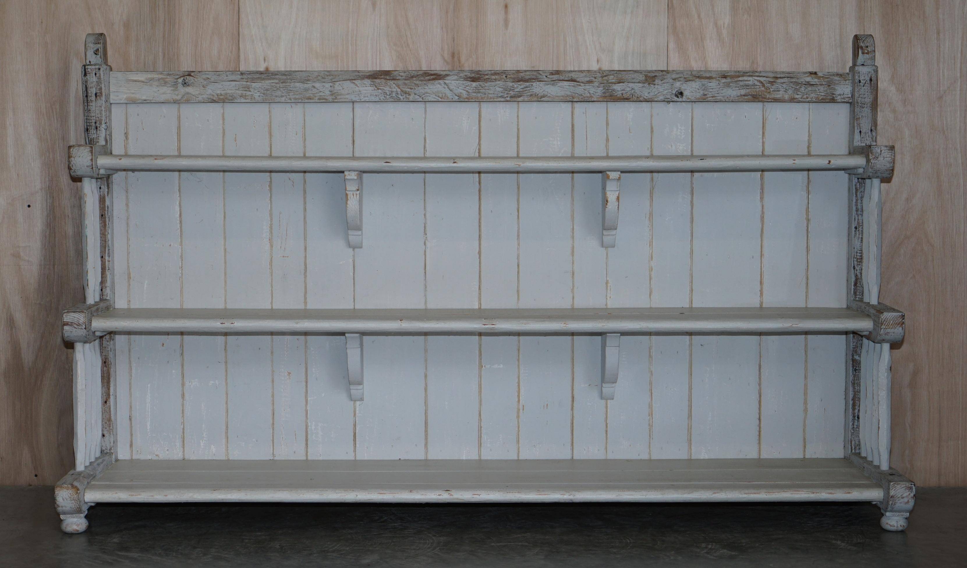 Large cascade shelf in solid oak, Late Victorian style.