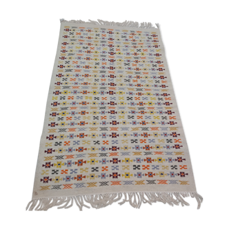 Tapis blanc à motifs berbères multicolore fait main en pure laine