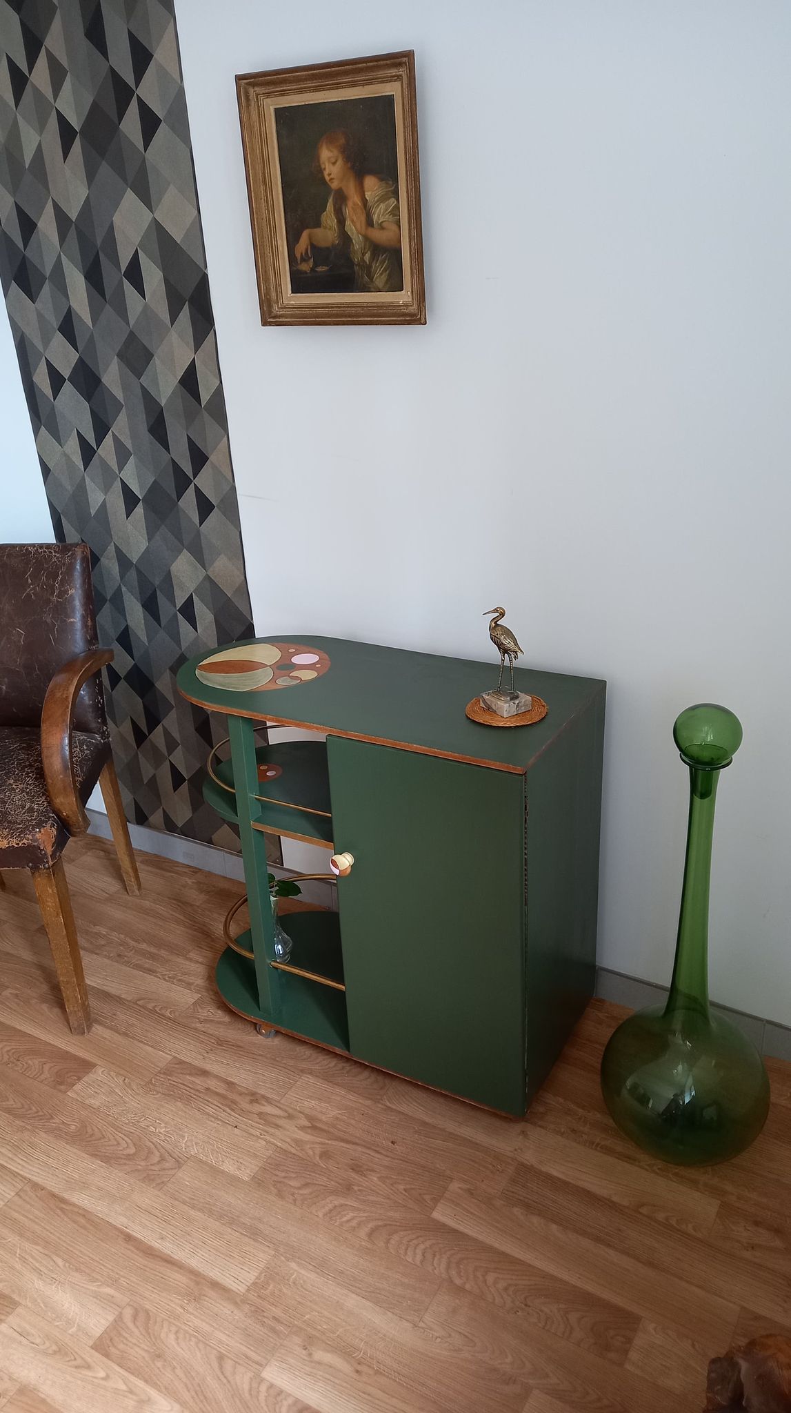 Mini artdeco bar on roulette