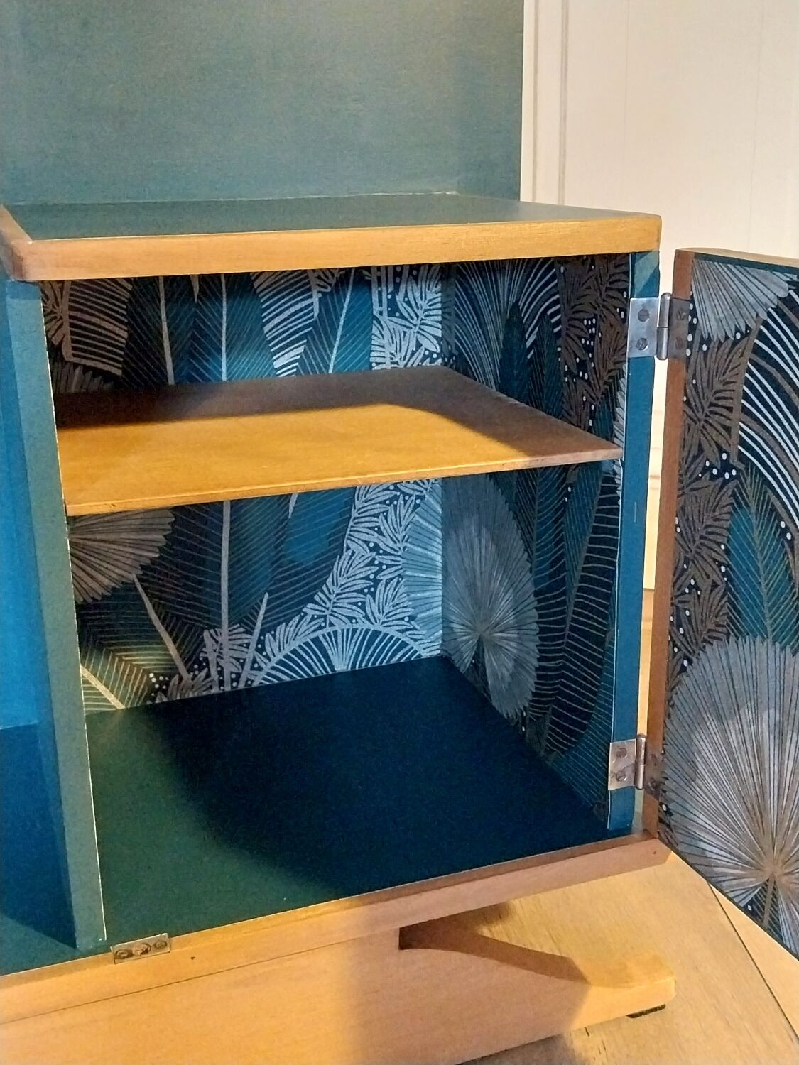 Art Deco hairdresser