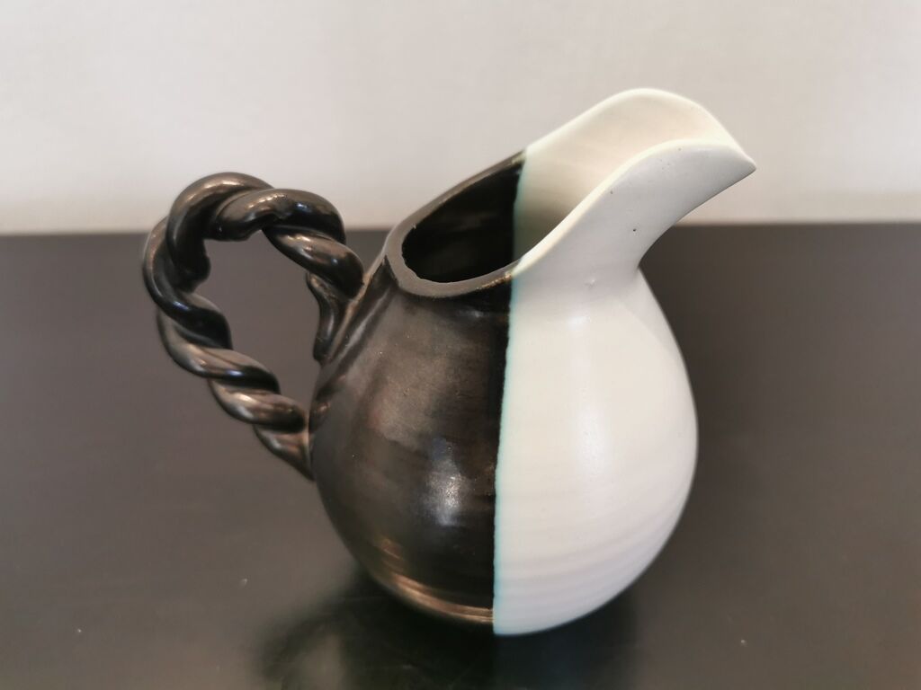 Pot à lait  signé Cerenne pour Vallauris