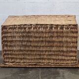 Coffre en osier tressé vintage