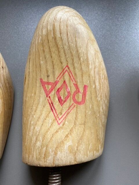 Set of 2 pairs of old shoe trees