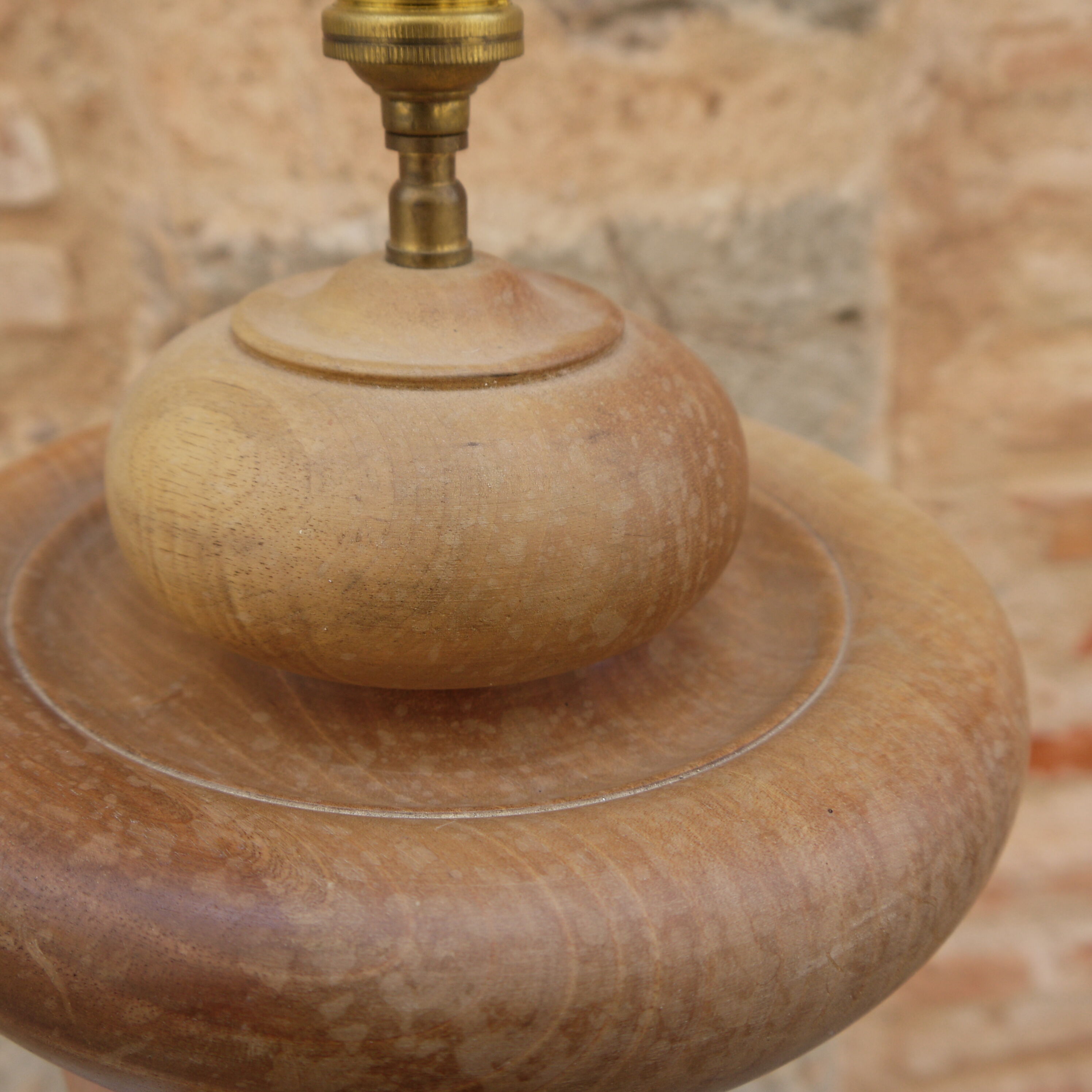Pied de lampe en bois tourné