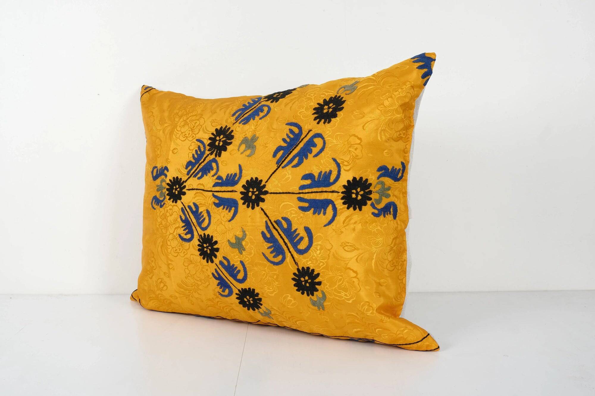 Vintage embroidered cushion cover 76x56 cm