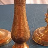 Chiseled brass vase with foliage decoration. Indian craftsmanship from the 19th century.