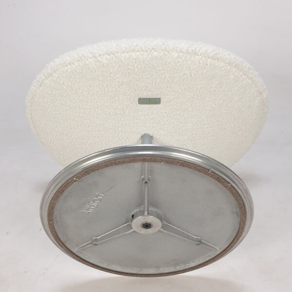 Fauteuil Big Globe avec pouf de Pierre Paulin pour Artifort, années 1980