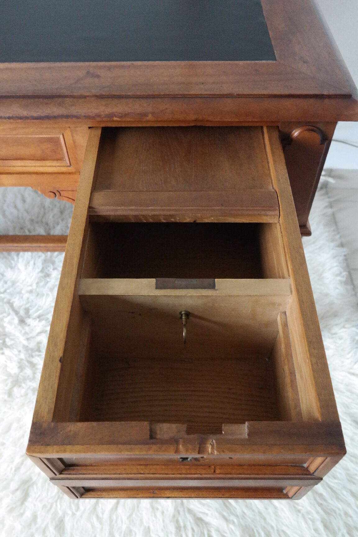 Office minister in walnut style Louis Philippe XXème