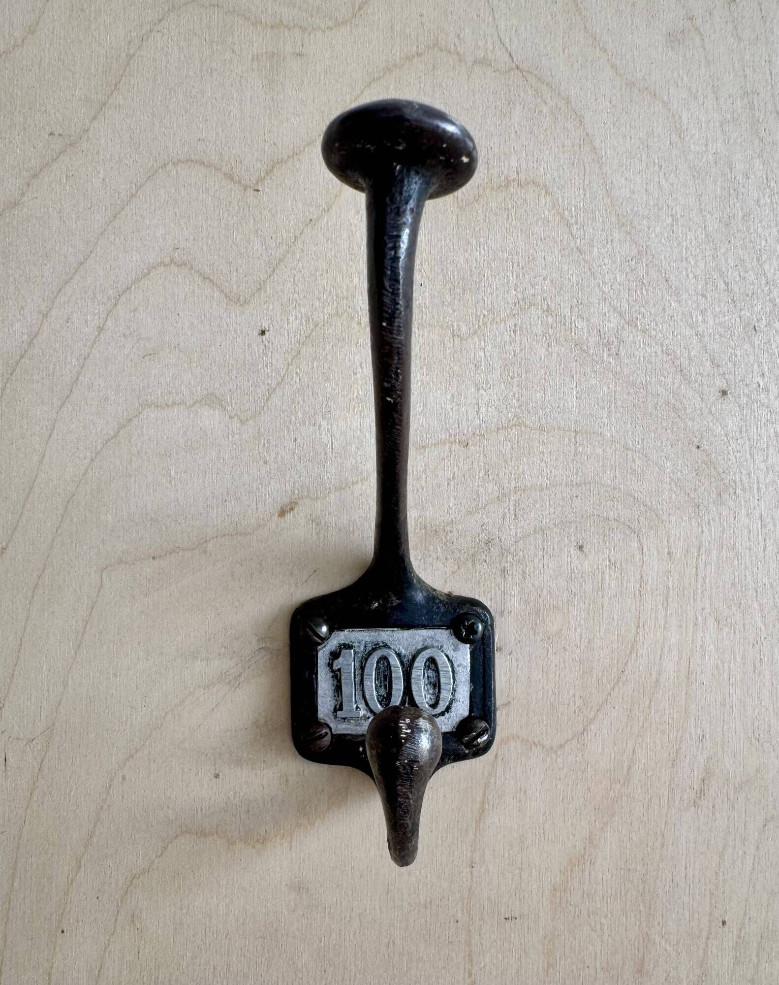 Patère ancienne en métal