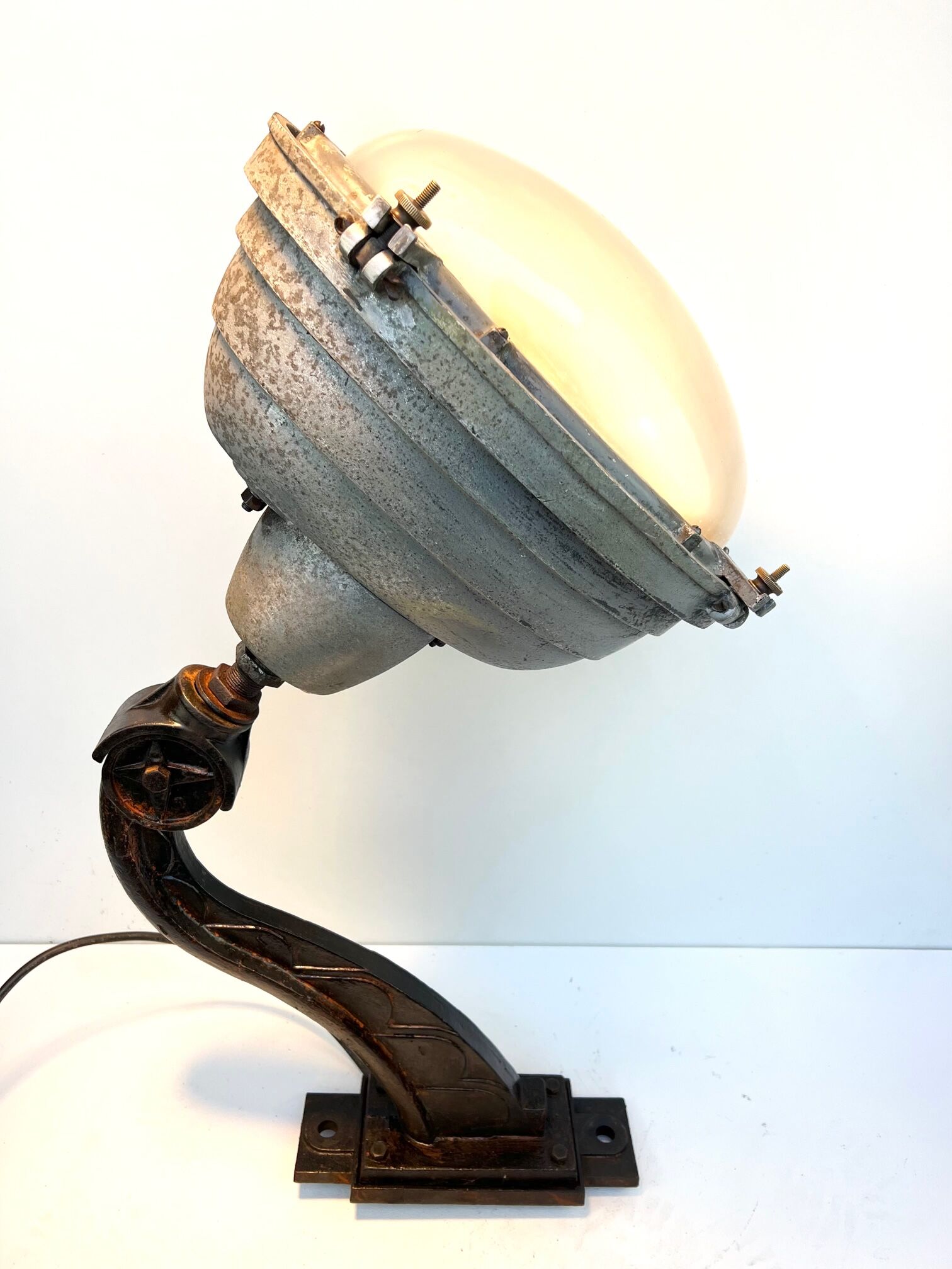 Floor lamp facade 1930