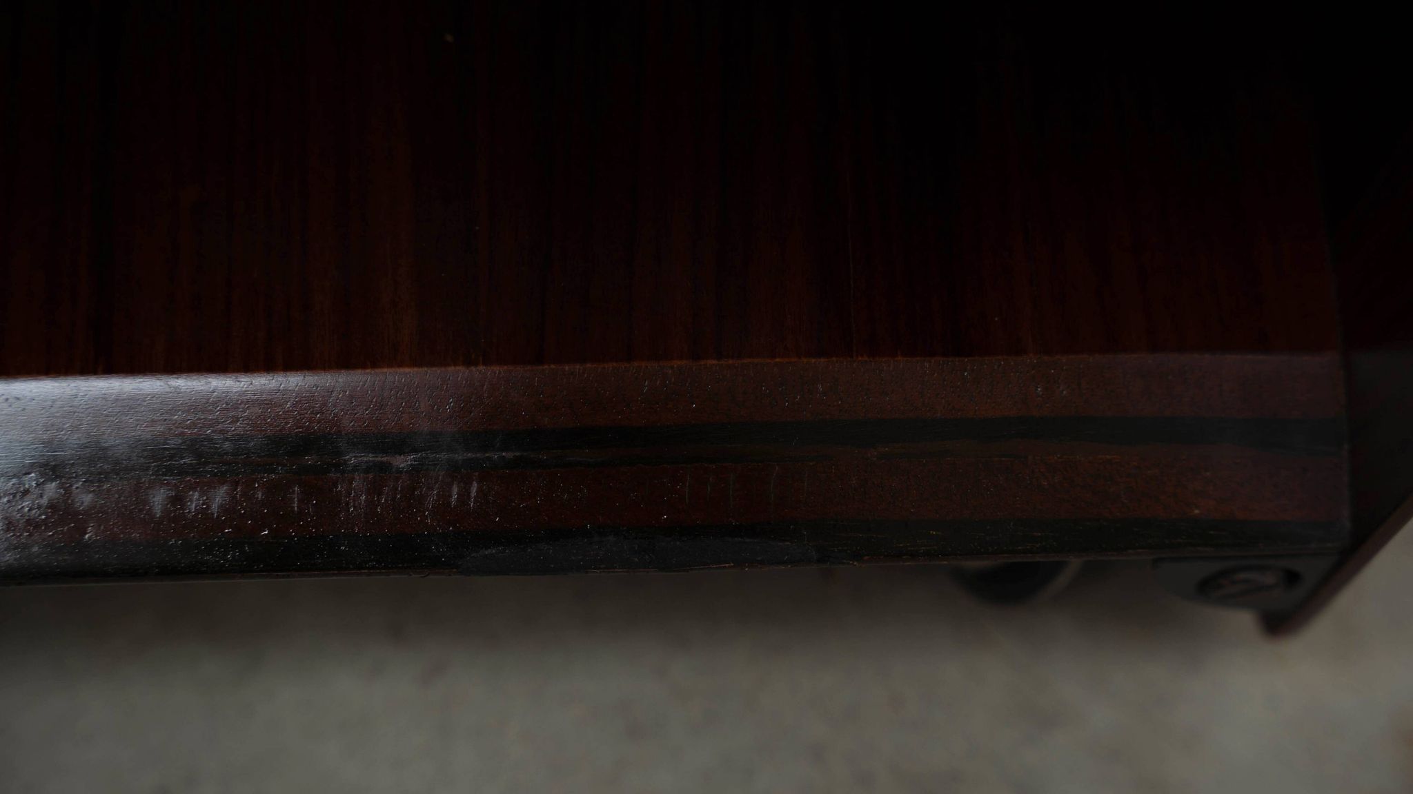 Rares cabinets latéraux en bois de rose Afra Tobia Scarpa pour Maxalto