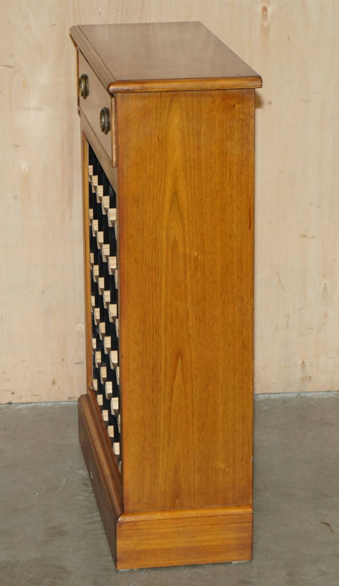 Flamed walnut sideboard for 36 bottles with drawer
