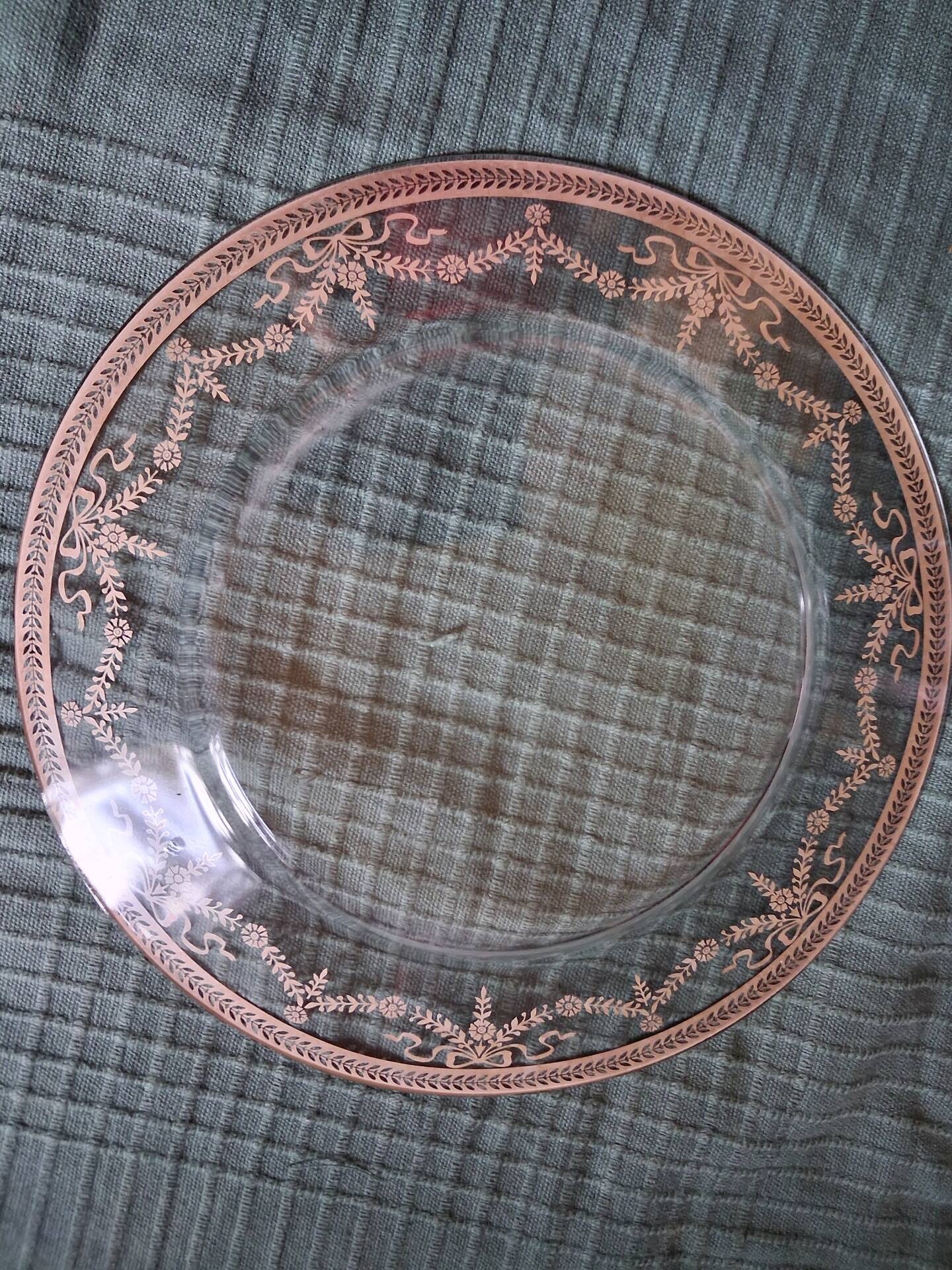 Silver-decorated service plates