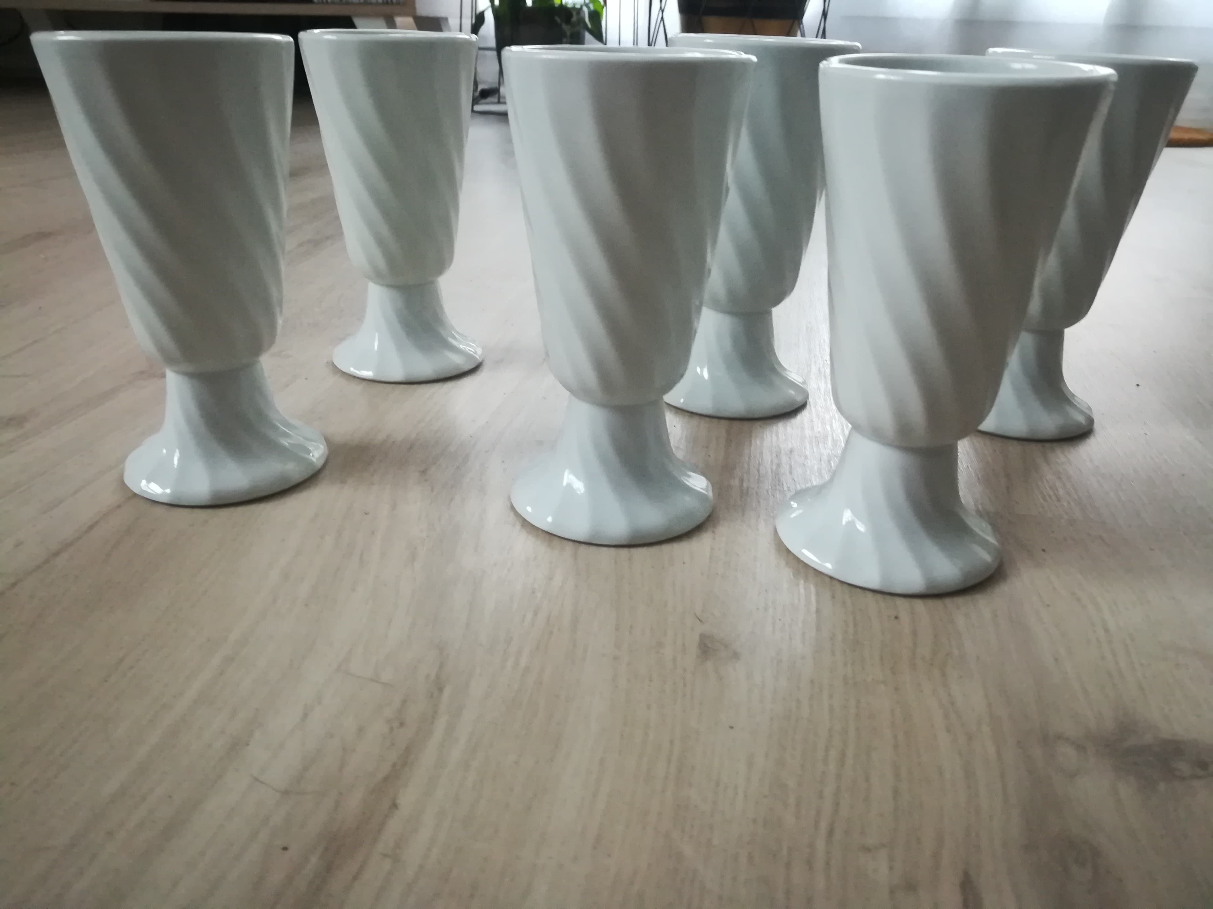 Mazagrans en porcelaine blanche