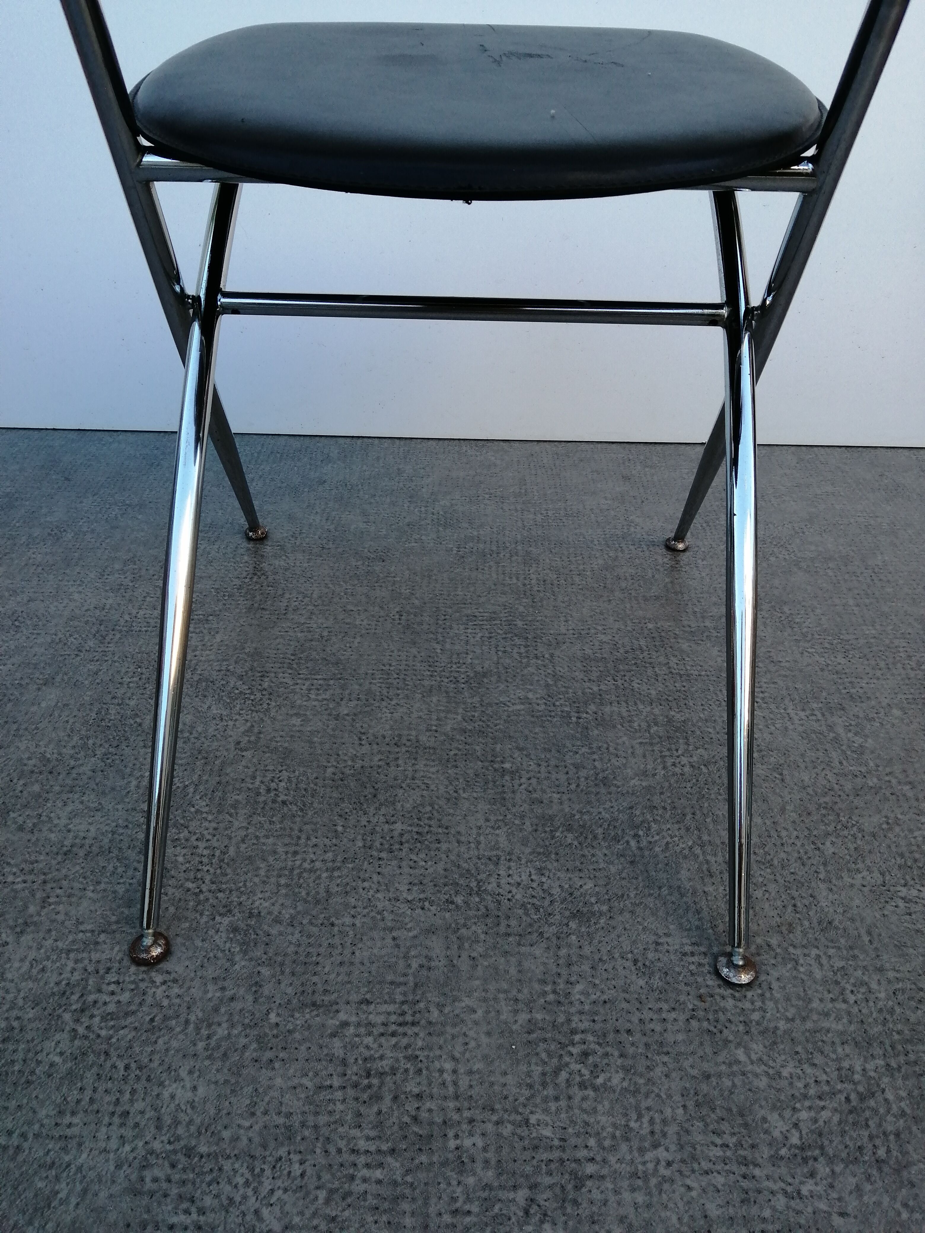 Vintage chrome and leather folding chair made in Italy Zanotta Arper style 1970
