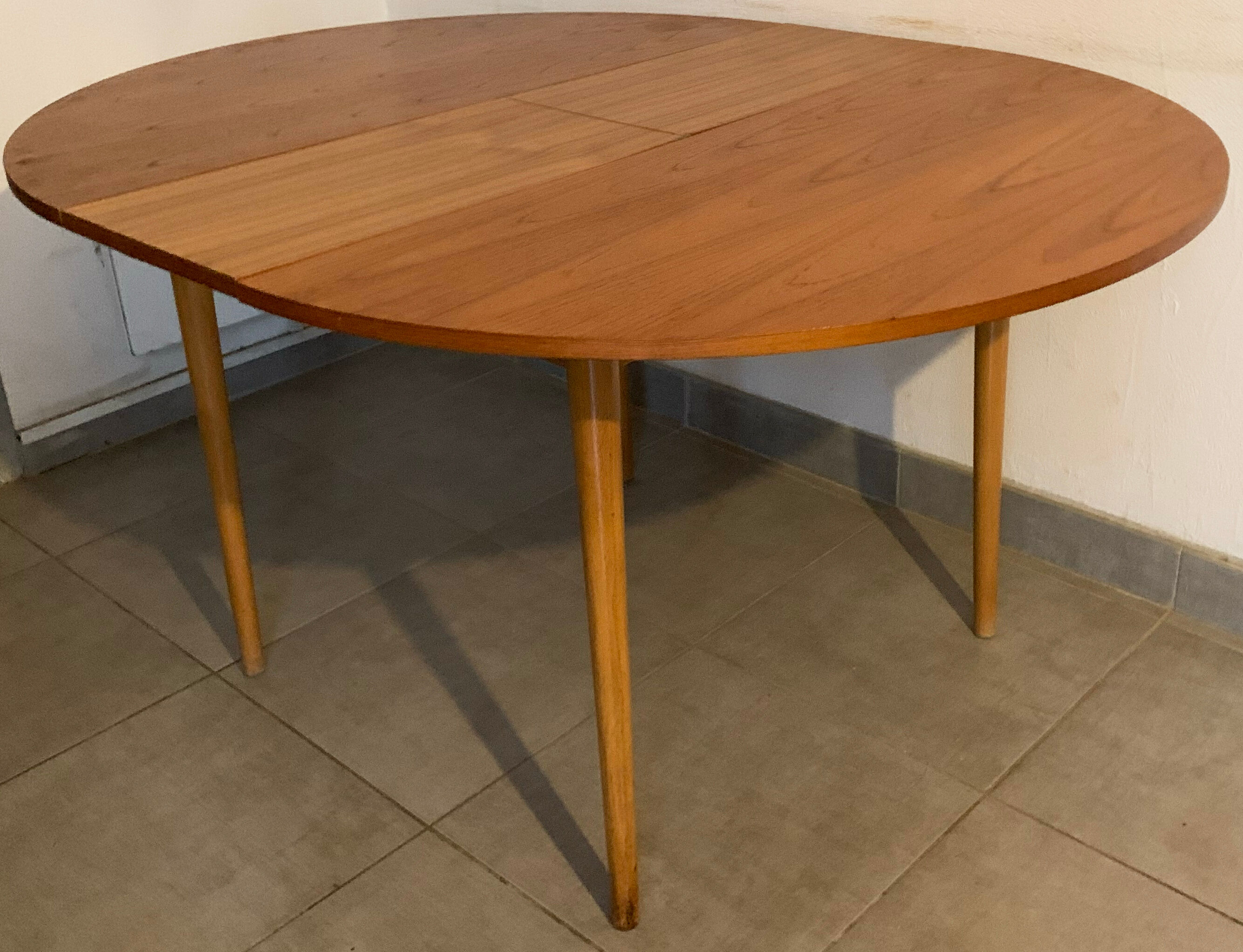 Table de repas scandinave en palissandre clair des années 60