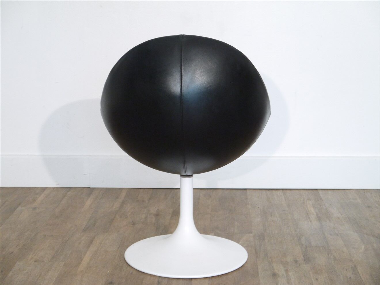 Vintage armchair 1970 tulip foot