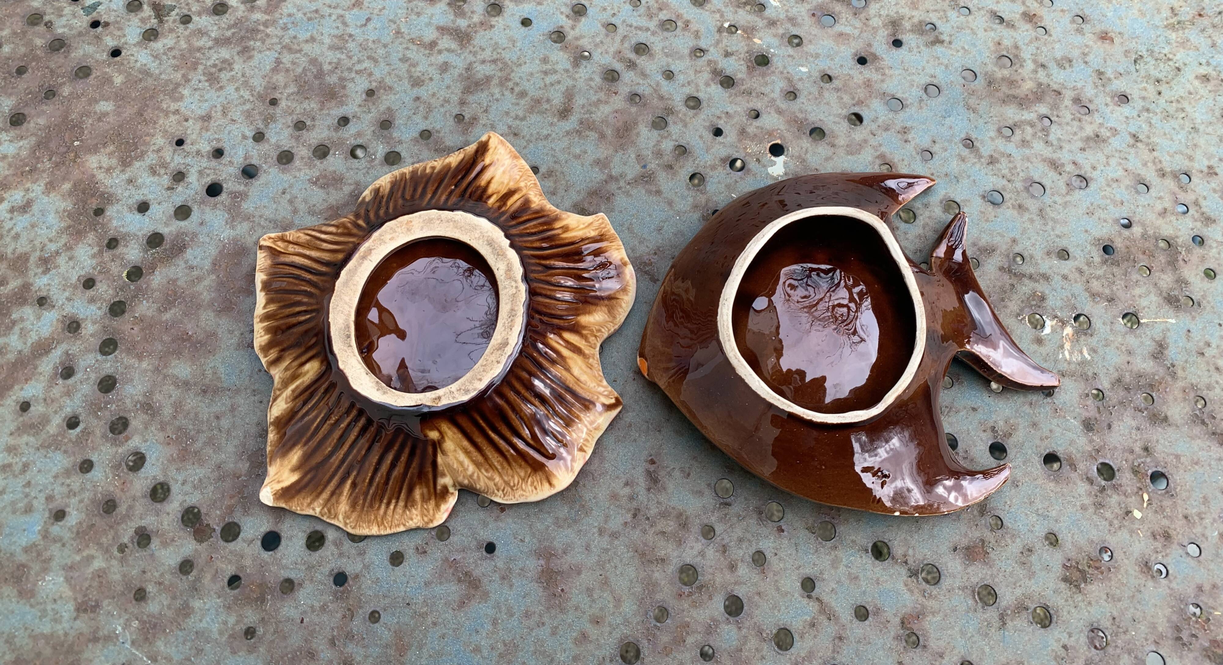 Lot composed of small barbotine dishes in enamelled ceramic, leaf and fish, Vallauris style