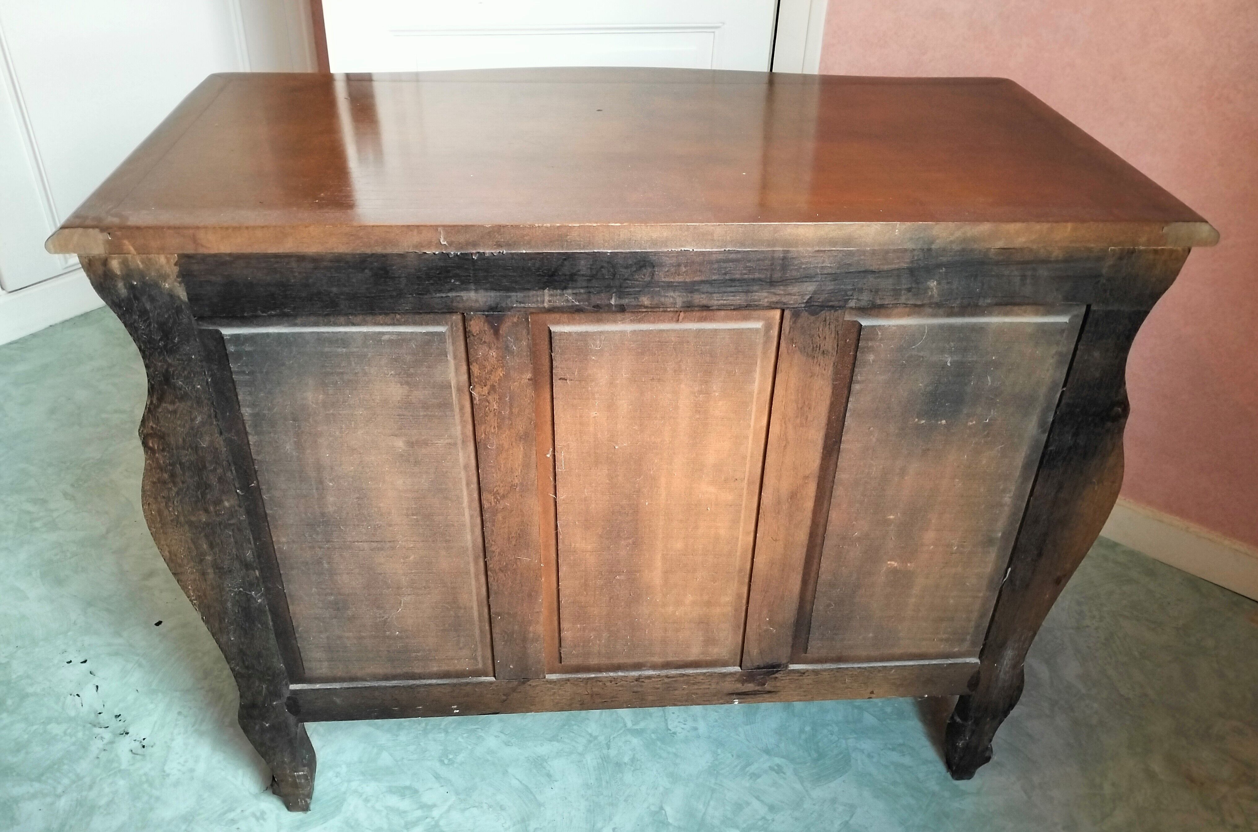 Chest of drawers tomb