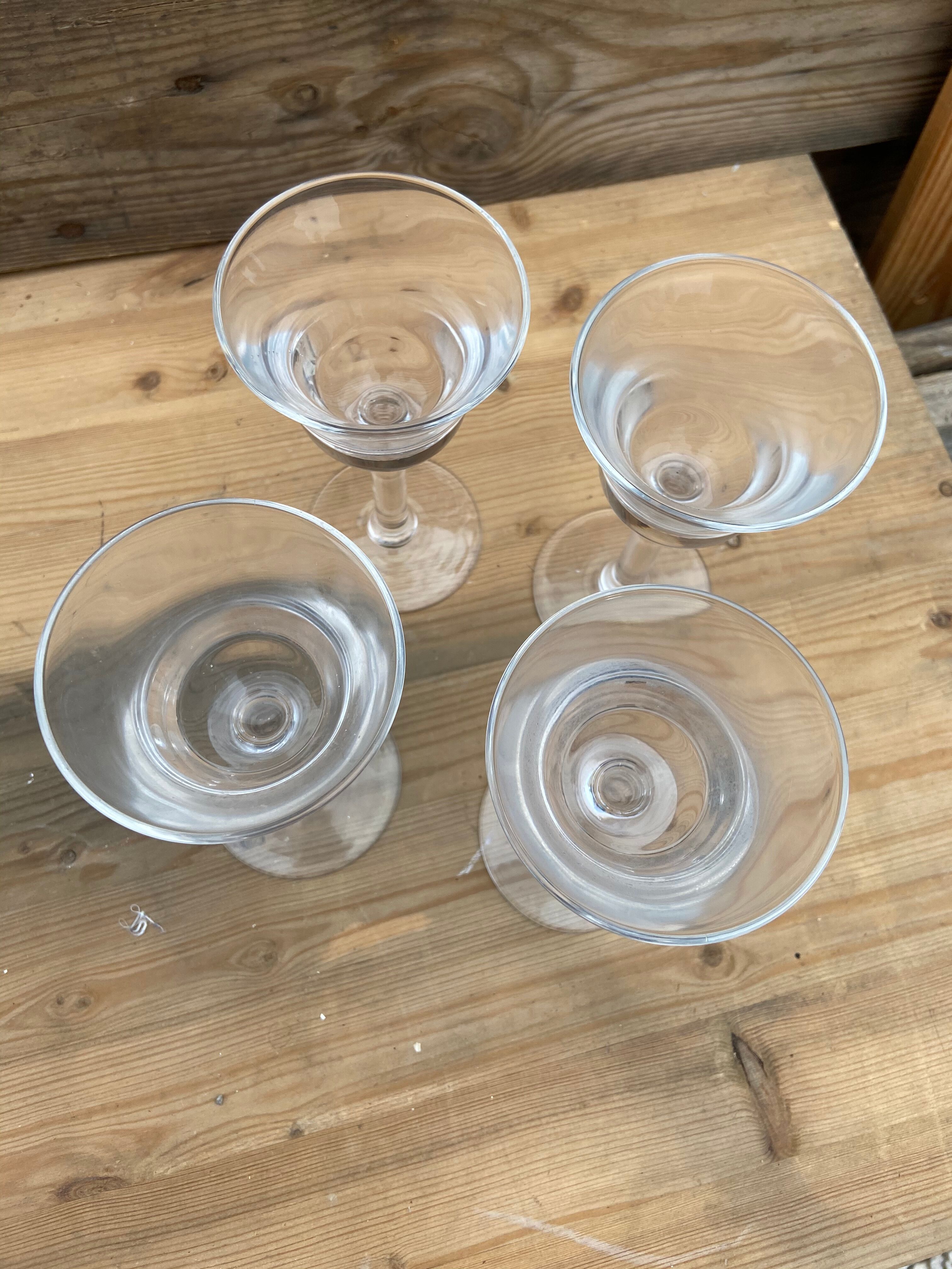 4 Vintage glasses for wine or liqueur