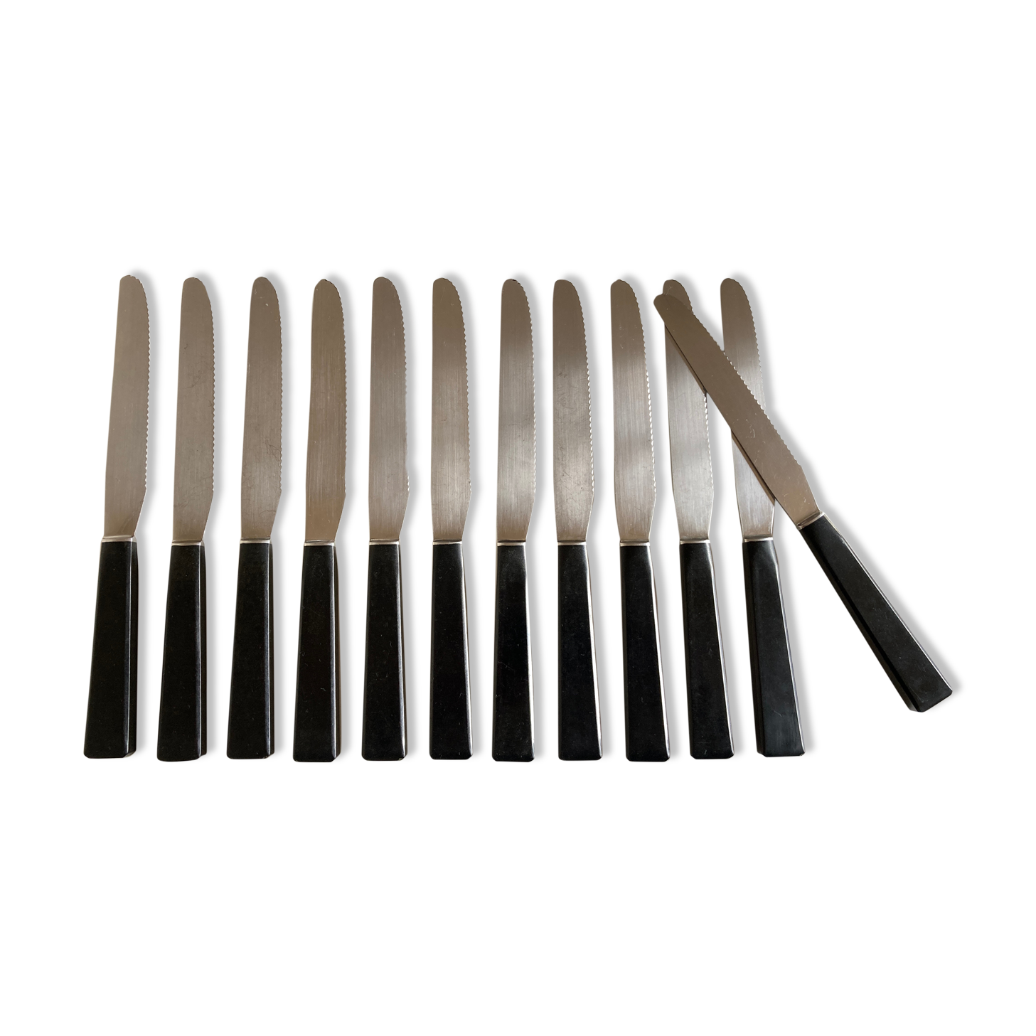 Set de 12 couteaux de brasserie en bakélite noire