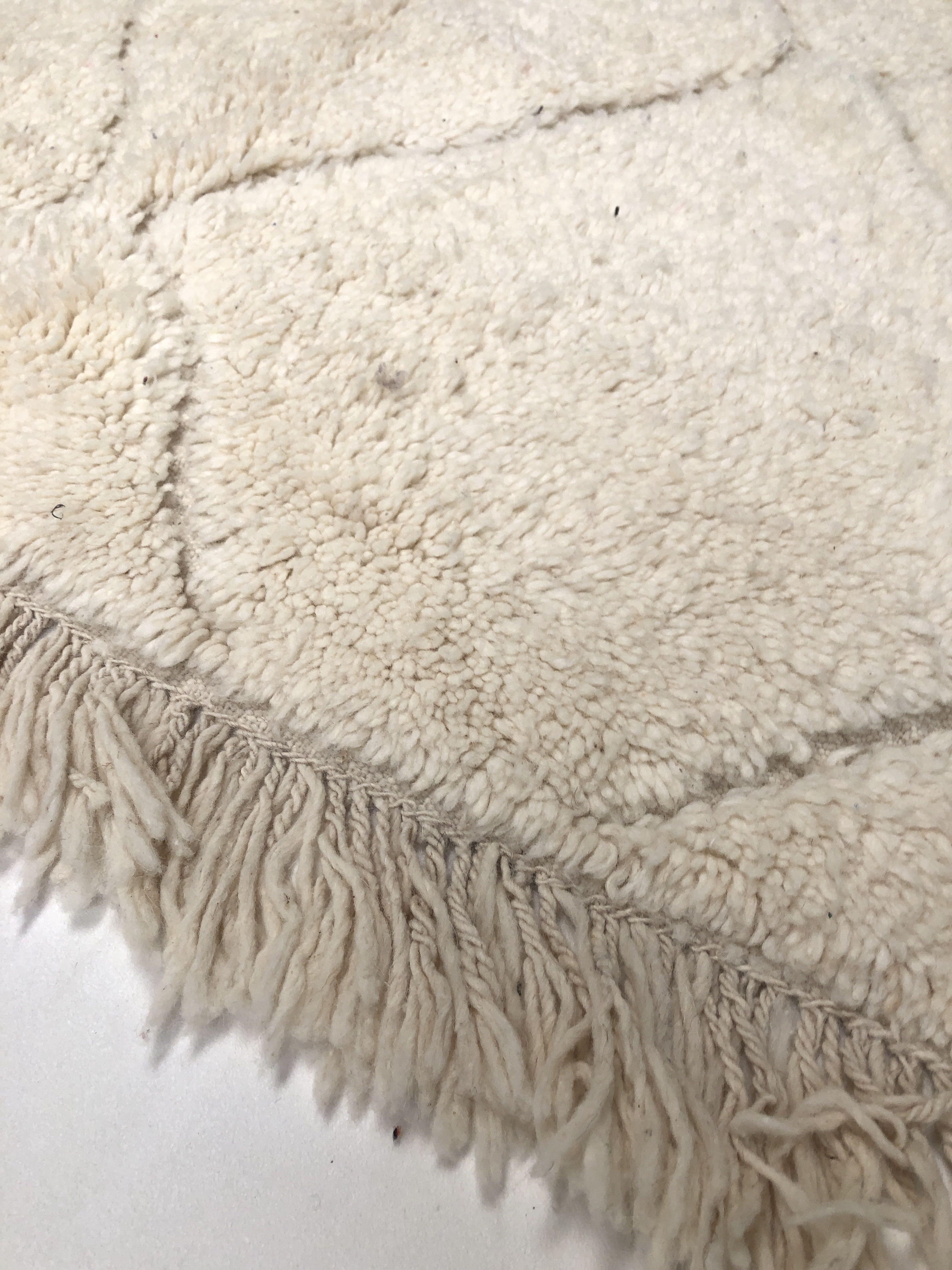Berber carpet Beni Ouarain new ecru with engraved ecrus patterns 2,15x1.52m