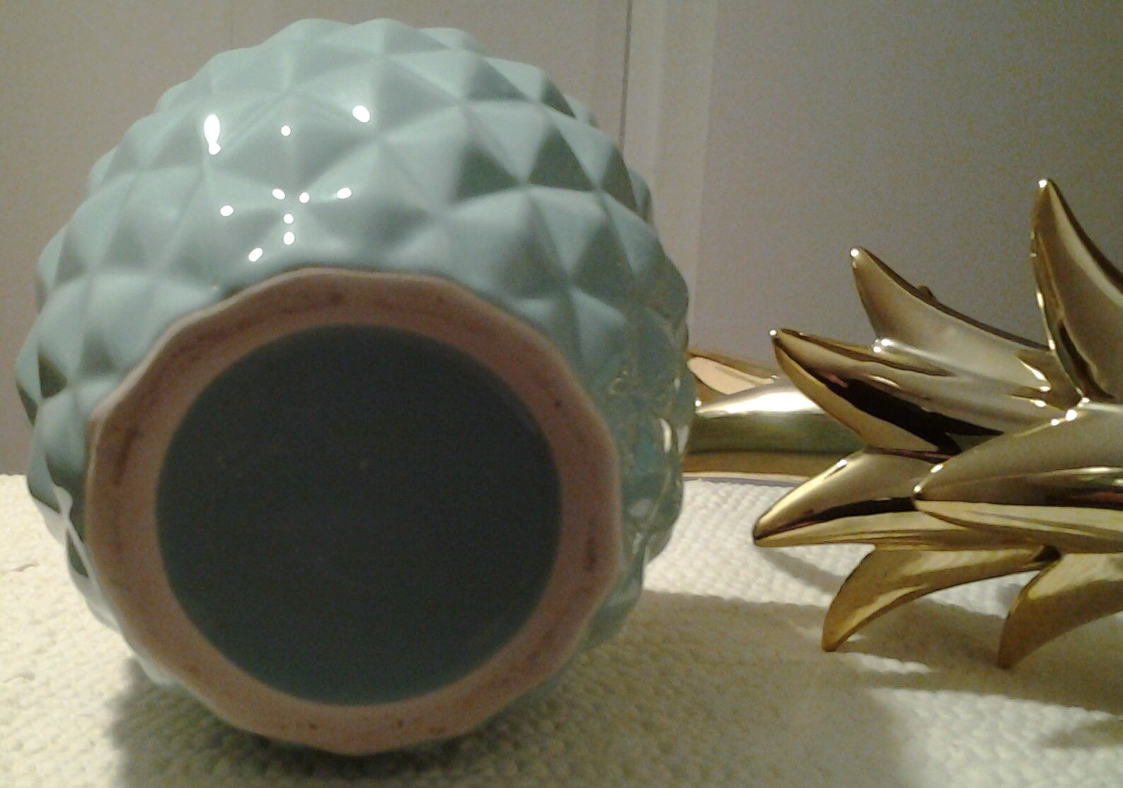 Ceramic pineapple