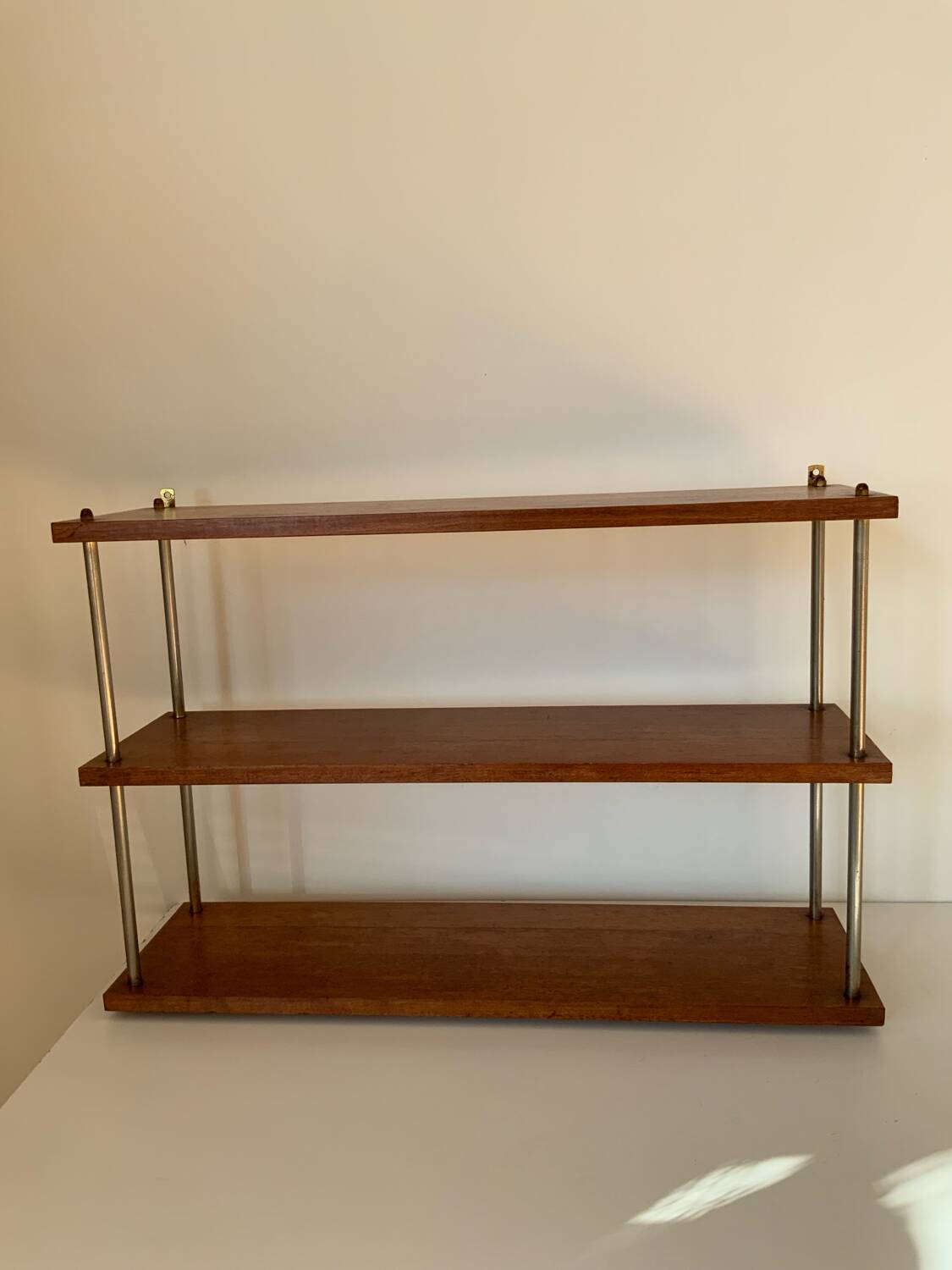 Wall shelf