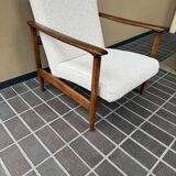 Fauteuil GFM-142, design par Edmund Homa des années 70, bouclé ivoire blanc - 2 pièces disponibles.