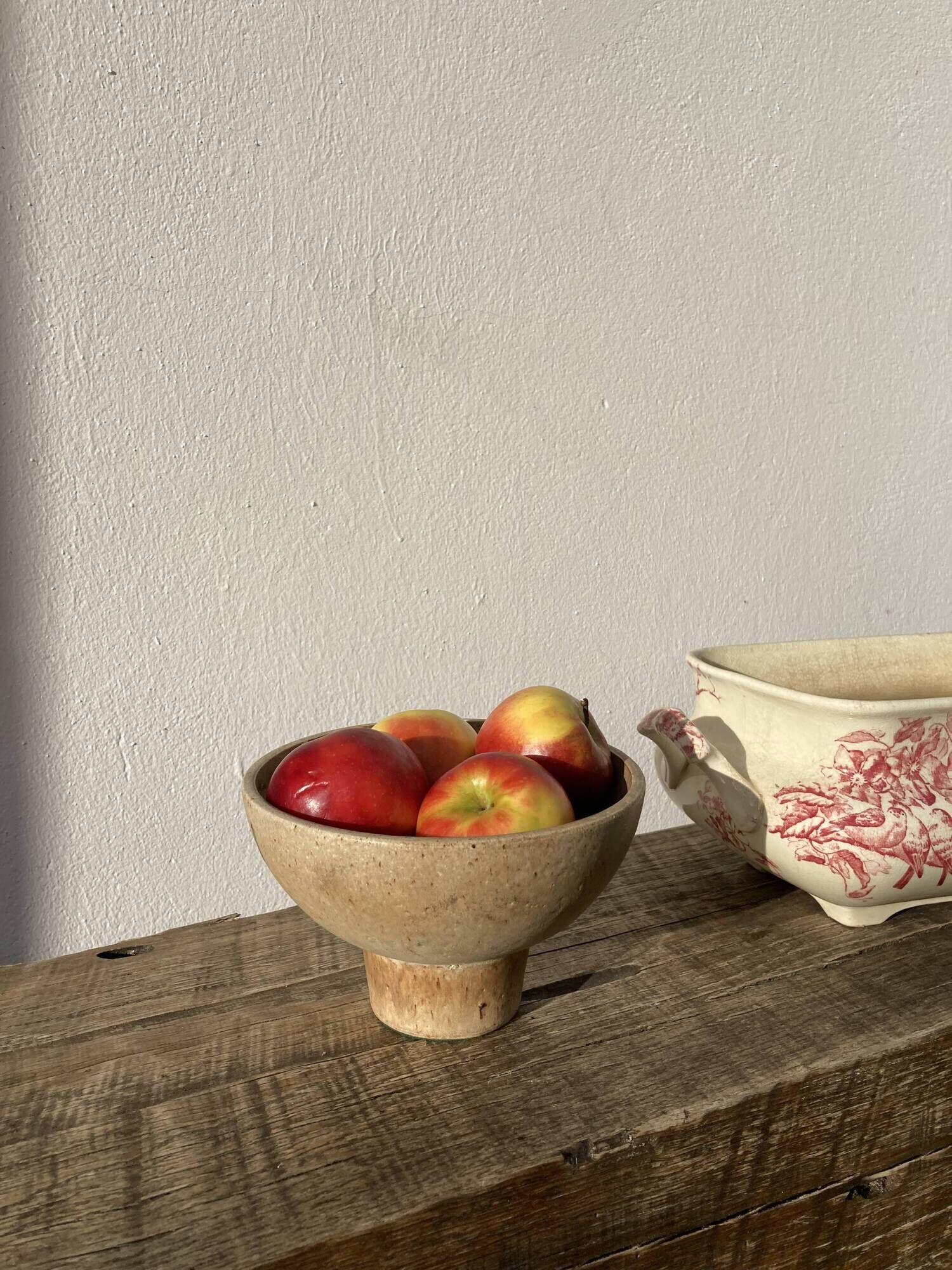 Vintage brown stoneware standing cup / empty pocket or fruit cup