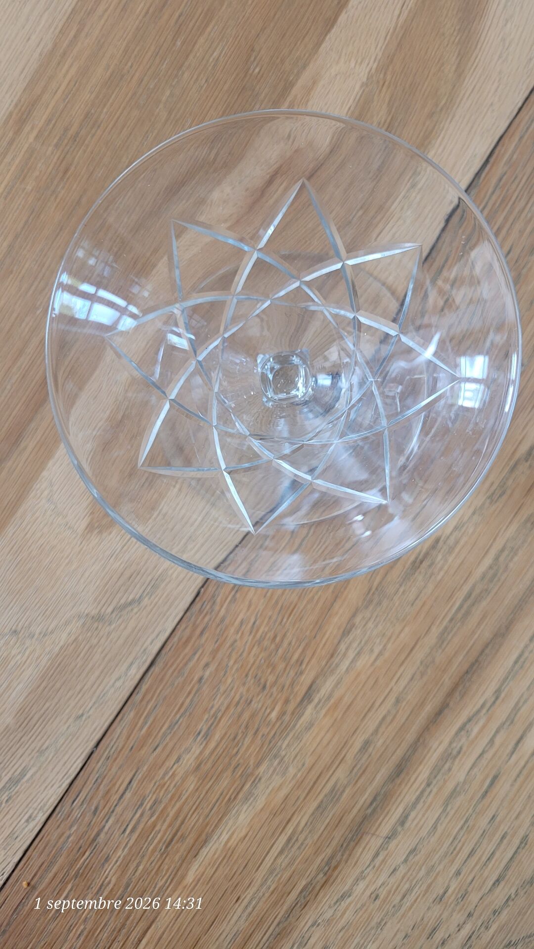 5 coupes à champagne en verre taillé
