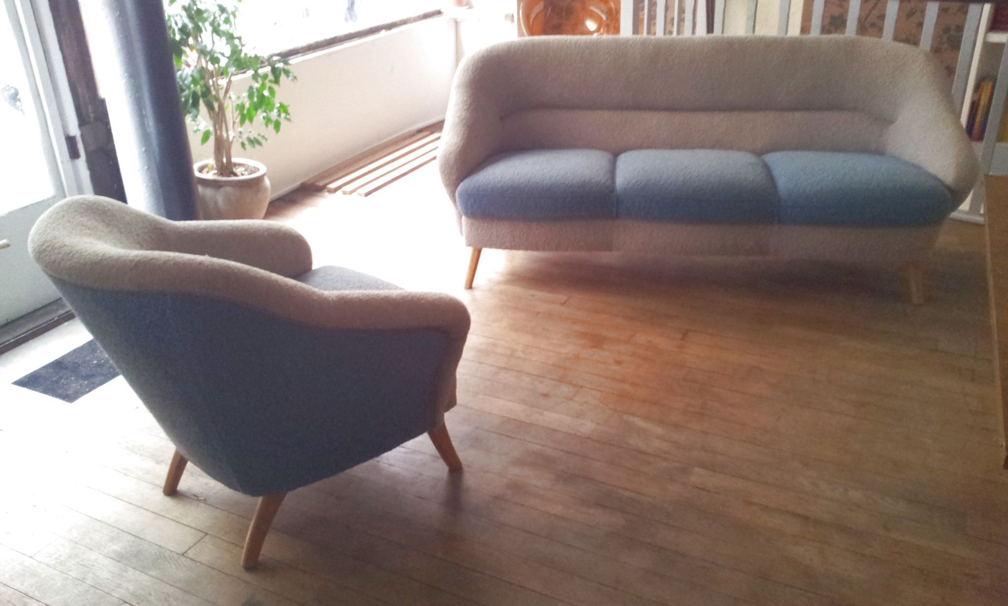 Sofa Danish 50s with his wheelchair