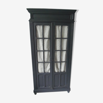 Armoire vaisselier 1900 gris ardoise  2 portes sans vitre habillées d'un voilage