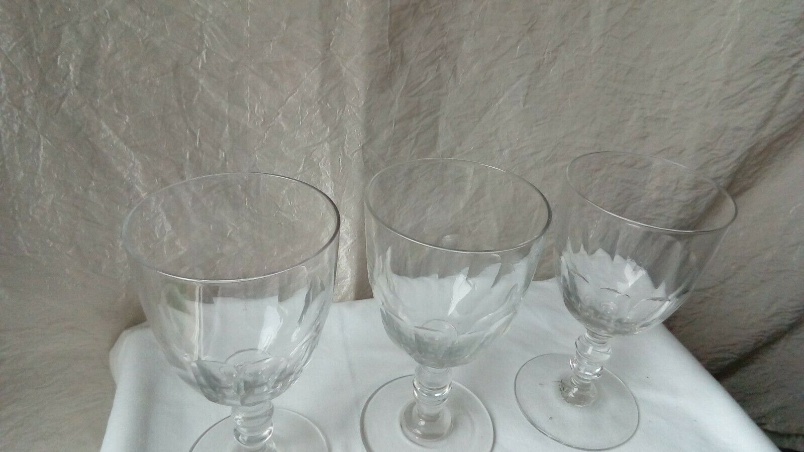 3 glass-cut pent foot glasses